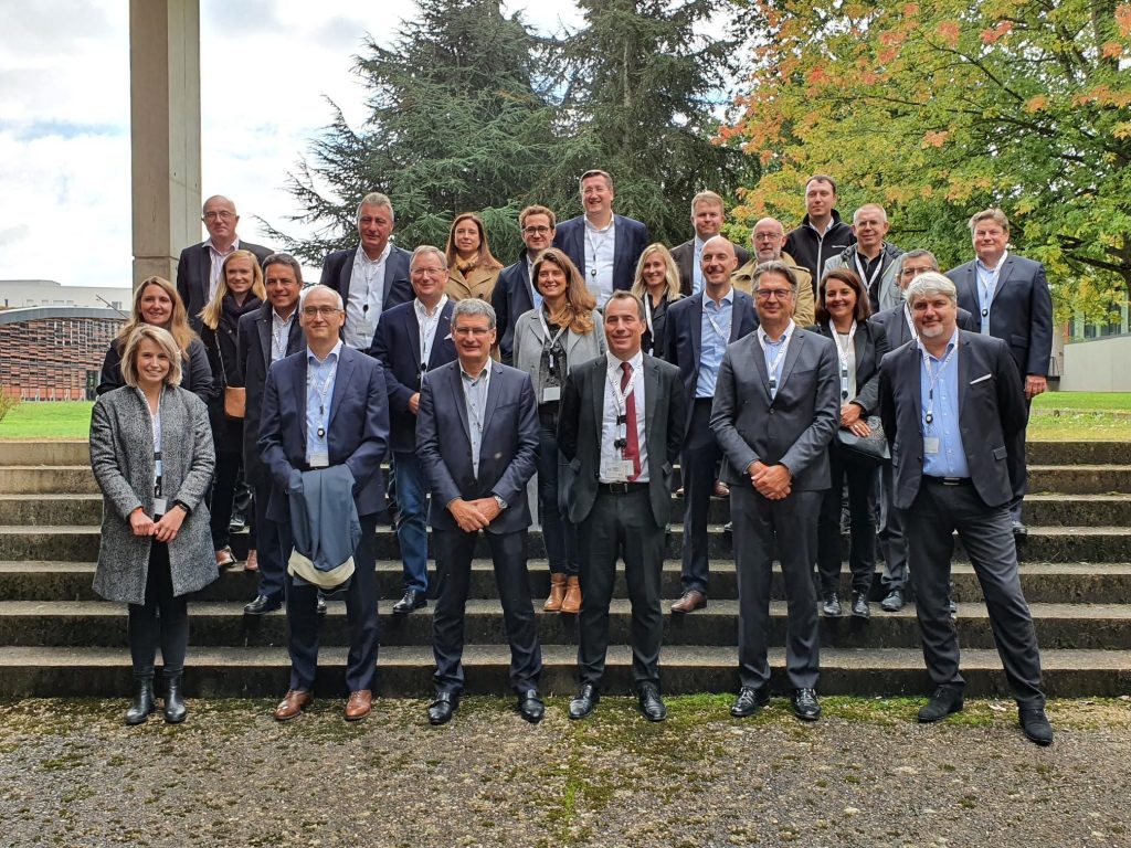 Photo de groupe de plusieurs personnes